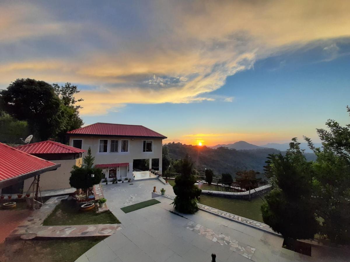 Mist N Meadows Resort Rājgarh Kültér fotó