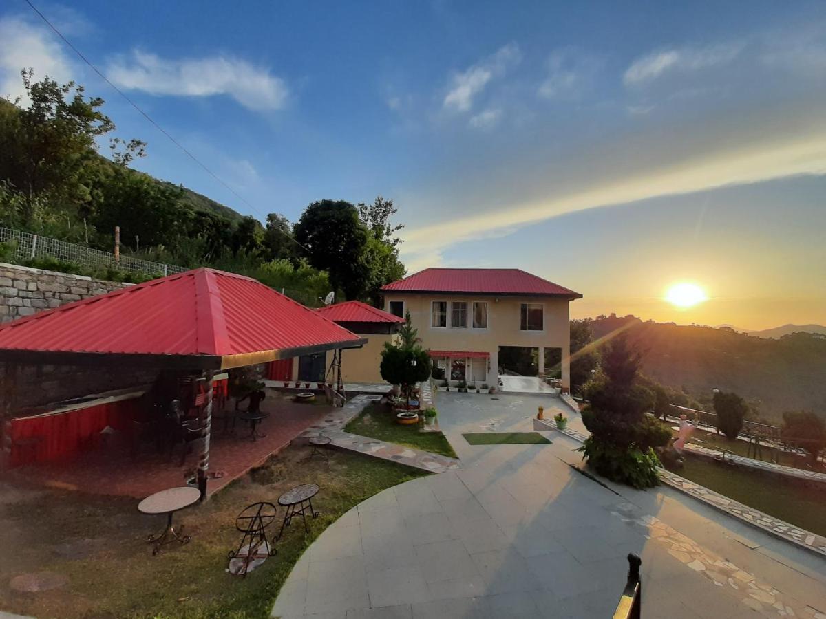 Mist N Meadows Resort Rājgarh Kültér fotó