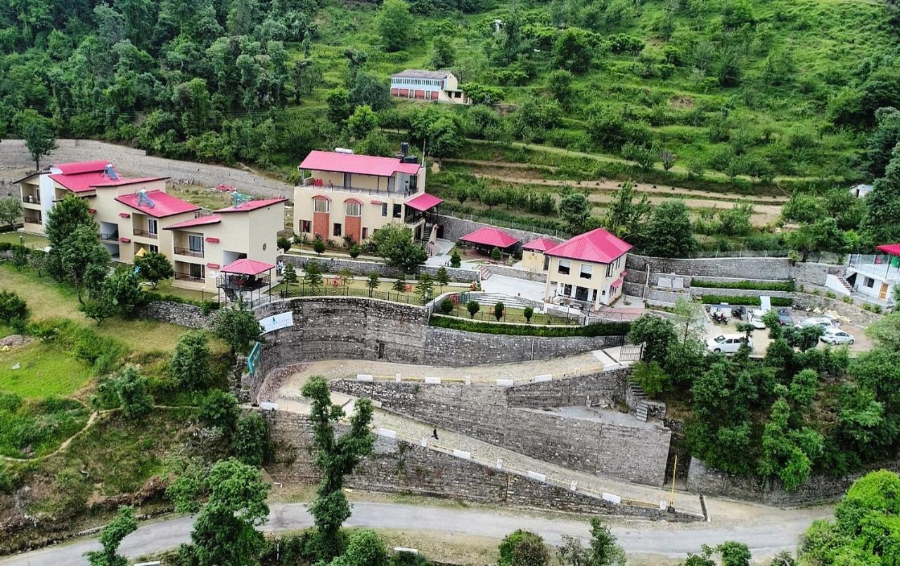 Mist N Meadows Resort Rājgarh Kültér fotó